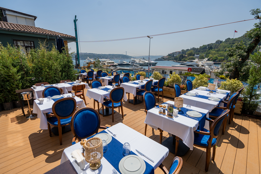 Kasım Ayında İstanbul: Sahne Işıkları, Müziğin Ritmi ve Şehrin En İyi Restoranları Bir Arada